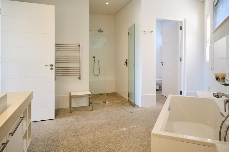 To Let 7 Bedroom Property for Rent in Plettenberg Bay Central Western Cape